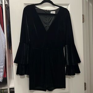 Sugar lips black velvet romper, never been worn. Size Small